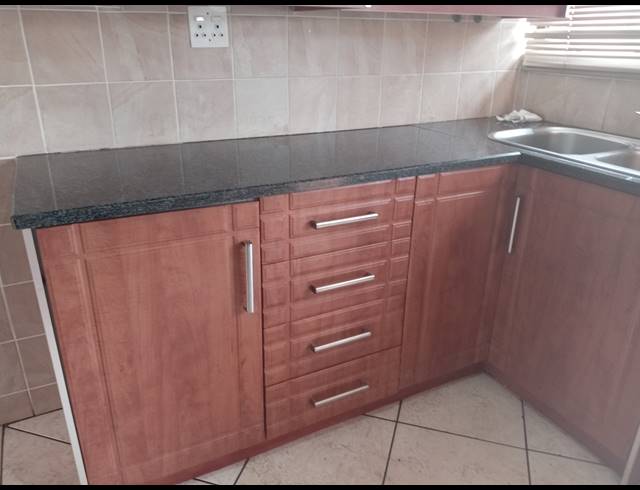 3 BEDROOM FREEHOLD FOR SALE IN LEACHVILLE